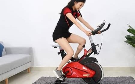 Sử dụng xe đạp tập thể dục giúp đôi chân thon gọn